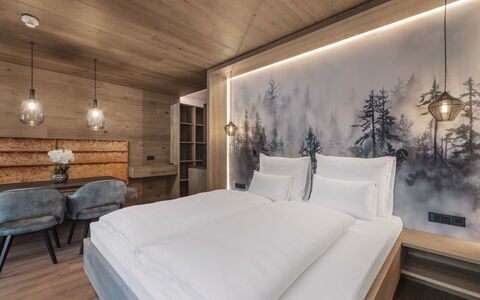 Ischgl 120: Interior Design, Ceiling, Bedroom, Hotel, Wallpaper, Hardwood, Light Fixture, Wood Stain, Bedding, Bed