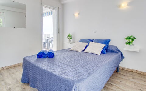 Blaumar: Floor, Flooring, Apartment, Furniture, Interior Design, Home, Wood Flooring, Bedroom, Room, Bed