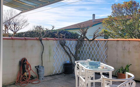 La Coti 3: Leaf, Vegetation, Shrub, Garden, Plant Community, Landscaping, Woody Plant, Lawn, Shade, Yard