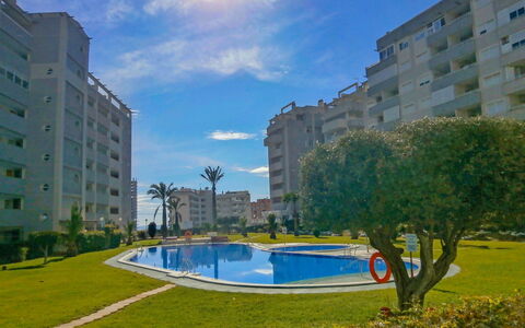 Agua Viva: Cloud, Plant, Water, Building, Sky, Daytime, Property, Window, Light, Nature