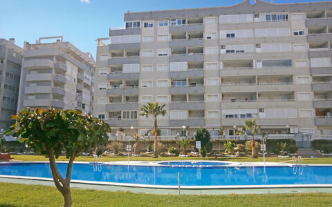 Agua Viva: Plant, Sky, Building, Window, Daytime, Property, Water, Azure, Tree, Tower Block