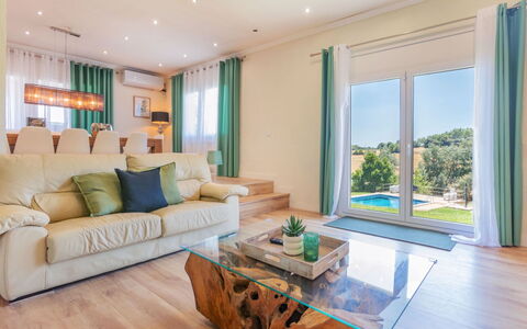 Finca El Olivar: Apartment, Architecture, Residential Area, Condominium, Composite Material, Urban Design, Balcony, Mixed-Use, Shade