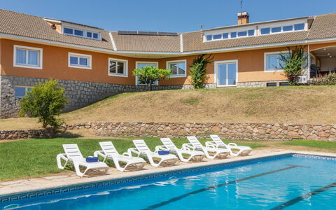 Finca El Olivar: Apartment, Architecture, Residential Area, Condominium, Composite Material, Urban Design, Balcony, Mixed-Use, Shade