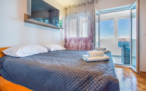 Sea&Mount 1: Furniture, Outdoor Furniture, Table, Chair, Outdoor Table, Garden, Kitchen & Dining Room Table, Patio, Restaurant, Flowerpot