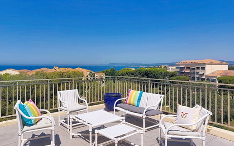 Six Fours la Coudoulière 645: Furniture, Chair, Outdoor Furniture, Table, Outdoor Table, Folding Chair, Shade, Balcony, Kitchen & Dining Room Table, Patio