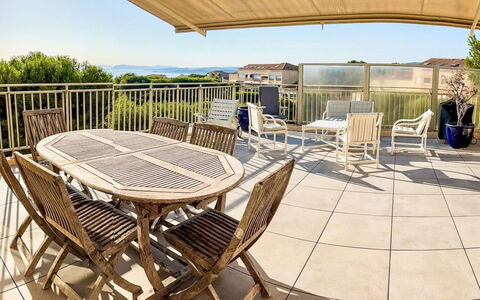 Six Fours la Coudoulière 645: Swimming Pool, Apartment, Resort, Balcony, Condominium, Shade, Eco Hotel, Hotel, Resort Town