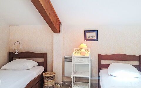 Six Fours la Coudoulière 645: Furniture, Bed, Bedroom, Interior Design, Wood, Floor, Bed Sheet, Bedding, Flooring, Textile