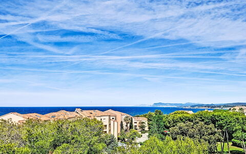 Six Fours la Coudoulière 645: Blue, Horizon, Sea, Coastal And Oceanic Landforms, Coast, Ocean, Beach, Bay, Tropics
