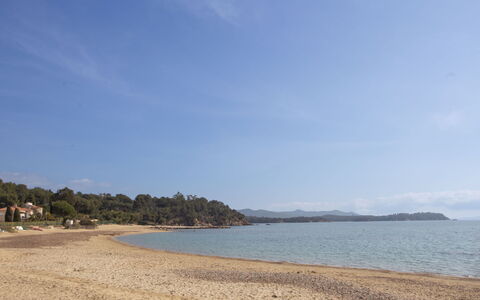 La Londe les Maures 301: Blue, Beach, Water, Body Of Water, Coast, Natural Environment, Coastal And Oceanic Landforms, Shore, Horizon, Sand
