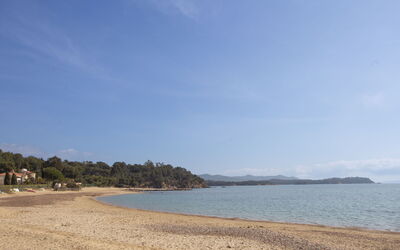 La Londe les Maures 301: Blue, Beach, Water, Body Of Water, Coast, Natural Environment, Coastal And Oceanic Landforms, Shore, Horizon, Sand