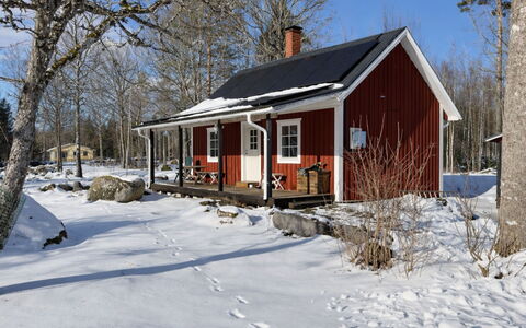 Holmen: Shrub, Home, House, Estate, Mansion, Historic House, Villa, Siding