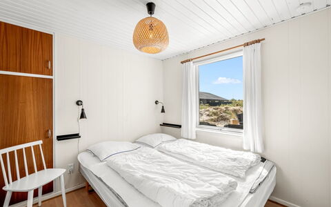 Monna - from the Sea: Bedroom, Home, Bed, Bed Frame, Bedding, Bed Sheet, Hotel, Paint, Linens, Pillow