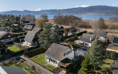 Sous-Le-Moulin: Residential Area, House, Roof, Landscape, Home, Suburb, Human Settlement, Coastal And Oceanic Landforms, Village, Cottage