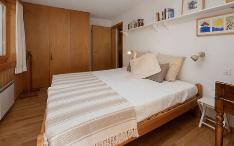 Veni, Vidi, Mansi: Furniture, Interior Design, Bed, Flooring, Wood, Floor, Bedroom, Room, Bed Sheet, Ceiling