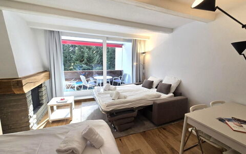 La Riva Mountain Apartment: Furniture, Interior Design, Floor, Flooring, Bedroom, Bed, Apartment, Ceiling, Bedding, Bed Sheet