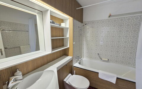 La Riva Mountain Apartment: Bathroom, Bathroom Sink, Plumbing Fixture, Interior Design, Wall, Sink, Flooring, Floor, Tap, Bathtub
