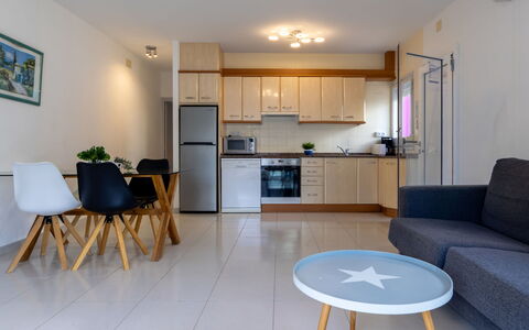 Accommodation:&nbsp;Higini Angles 68.3