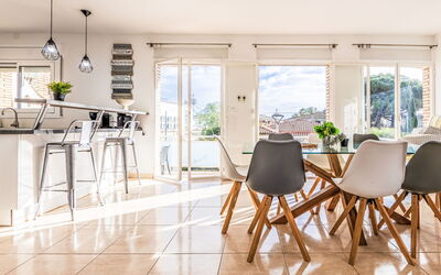 Accommodation:&nbsp;Higini Angles 68.1