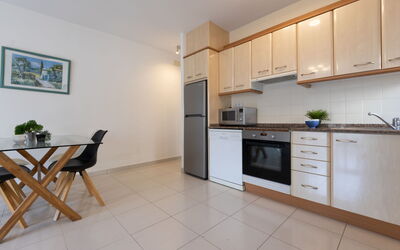 Accommodation:&nbsp;Higini Angles 68.3