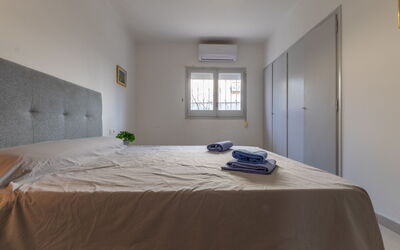Accommodation:&nbsp;Higini Angles 68.3