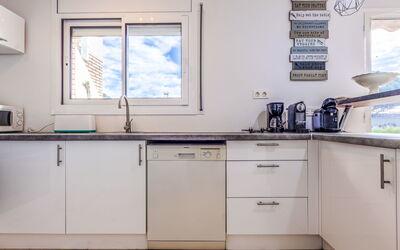Accommodation:&nbsp;Higini Angles 68.1