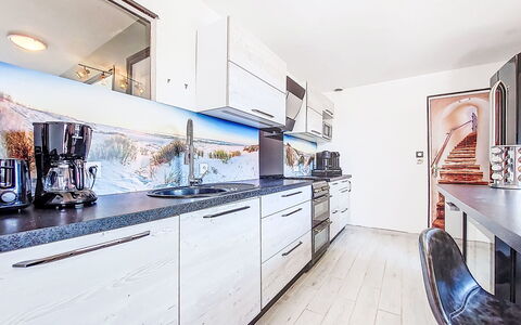 Elioluaso: Interior Design, Flooring, Apartment, Home, Floor, Room, Wood Flooring, Countertop, Design, Kitchen