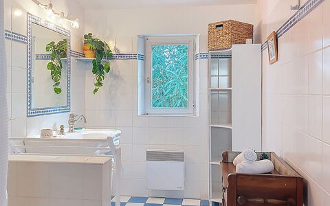 Le Château 3: Flooring, Interior Design, Bathroom, Plumbing Fixture, Wall, Floor, Tile, Plumbing, Tap, Room