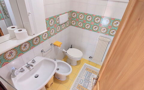 Casa Sofia: Bathroom, Plumbing Fixture, Toilet Seat, Bathroom Sink, Flooring, Sink, Floor, Interior Design, Toilet, Tap