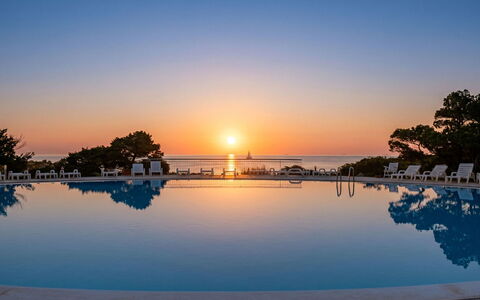 Porto Cervo 634: Water, Body Of Water, Horizon, Dusk, Afterglow, Sunset, Sea, Sunrise, Swimming Pool, Ocean