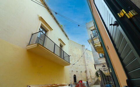 Cariddi Dimora Otranto: Wall, Yellow, Architecture, Composite Material, Alley, Iron, Concrete, Shadow, Balcony