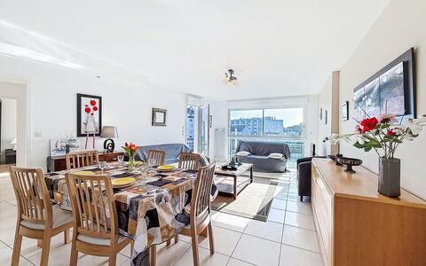 Stella Maris: Apartment, Residential Area, Condominium, Hotel, Balcony, Penthouse Apartment, Kitchen & Dining Room Table