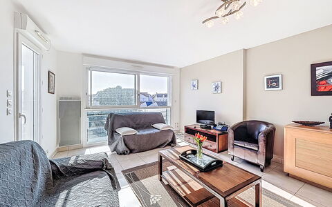 Stella Maris: Apartment, Furniture, Floor, Condominium, Room, Ceiling, Couch, Living Room