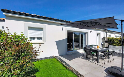Le Logis: Home, Shade, Courtyard, Landscaping, Outdoor Furniture, Patio, Houseplant, Yard, Chair, Balcony