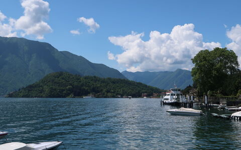 Casa Molgisio: Water, Mountain, Mountainous Landforms, Water Resources, Body Of Water, Boat, Waterway, Hill, Watercraft, Highland
