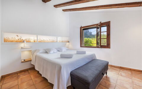 Can Cabana: Flooring, Interior Design, Furniture, Floor, Home, Ceiling, Bedroom, Room, Resort, Bed