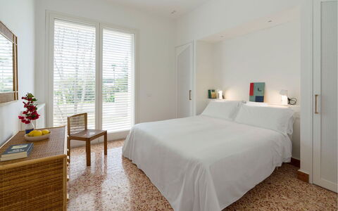 Villa Rebecca: Furniture, Interior Design, Bed, Wall, Floor, Flooring, Bedroom, Wood, Ceiling, Bed Sheet