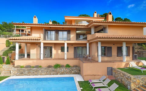 Villa Crab: Swimming Pool, Residential Area, Home, Facade, Architecture, Balcony, Estate, Resort, Porch, Villa