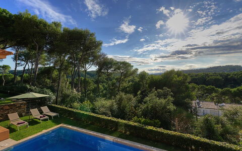 Villa Crab: Swimming Pool, Eco Hotel, Valdivian Temperate Rain Forest