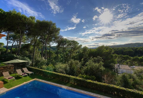 Villa Crab: Swimming Pool, Eco Hotel, Valdivian Temperate Rain Forest