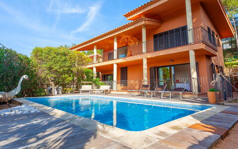 Villa Tamariu: Swimming Pool, Resort, Residential Area, Eco Hotel, Composite Material, Shade, Estate, Outdoor Furniture, Hacienda, Villa