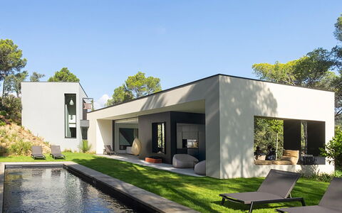 Villa Bamby: Home, Residential Area, Landscaping, Garden, Estate, Farmhouse, Yard, Villa, Backyard, Lawn