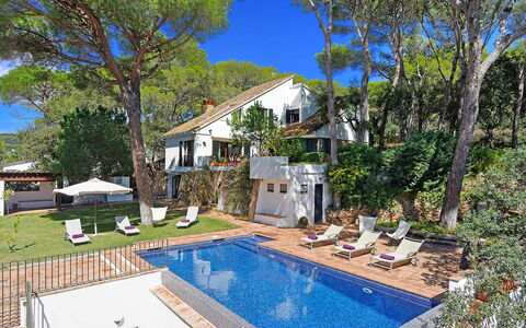Villa Cassiopea: Residential Area, Swimming Pool, House, Home, Resort, Estate, Villa, Hacienda, Eco Hotel, Mansion