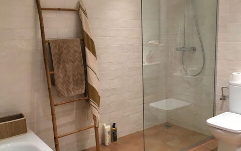 Villa Cassiopea: Flooring, Wall, Floor, Bathroom, Plumbing Fixture, Interior Design, Tile, Toilet, Plumbing, Room