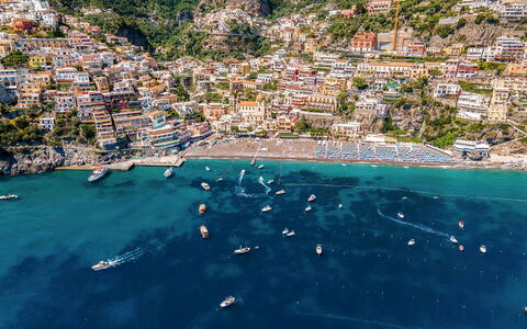 Casa Blue Dream: Body Of Water, Coast, Sea, Summer, Coastal And Oceanic Landforms, Boat, Beach, Tourist Attraction, Ocean, Watercraft