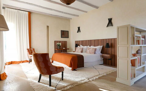 Villa Eleganza: Furniture, Interior Design, Flooring, Wall, Bedroom, Floor, Bed, Wood, Room, Lighting