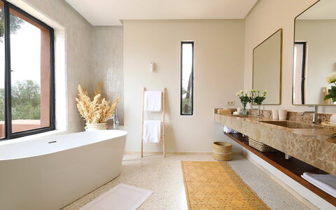 Villa Eleganza: Interior Design, Wall, Flooring, Plumbing Fixture, Floor, Bathroom, Lighting, Home, Plumbing, Ceiling