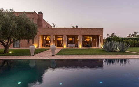 Villa Portraits: Estate, Swimming Pool, Landscaping, Hacienda, Villa, Mansion, Reflecting Pool