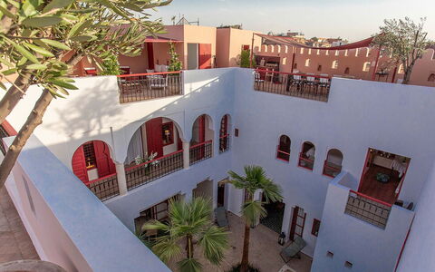 Dar Splendid: Facade, Urban Design, Apartment, Hacienda, Estate, Courtyard, Balcony