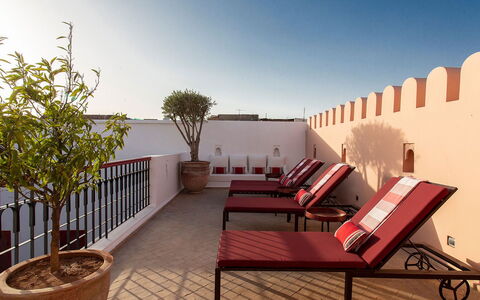 Dar Splendid: Interior Design, Flooring, Floor, Apartment, Bedroom, Paint, Hotel, Lamp, Bed, Plaster