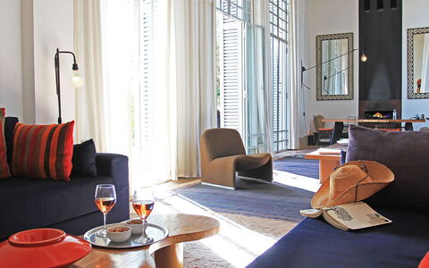 Villa Susan: Furniture, Interior Design, Flooring, Wall, Floor, Living Room, Couch, Wood, Room, Textile